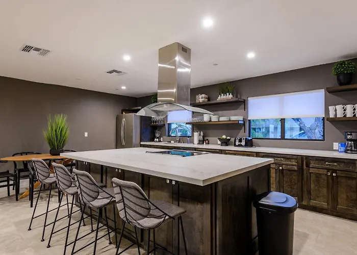 Closest Walk To Old Town, Entertainment District * Scottsdale