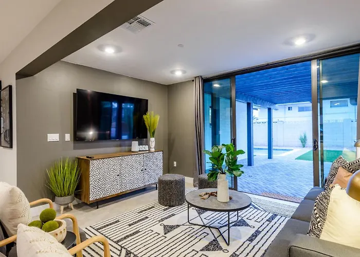 Closest Walk To Old Town, Entertainment District * Scottsdale