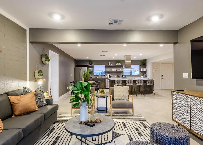 Closest Walk To Old Town, Entertainment District Scottsdale