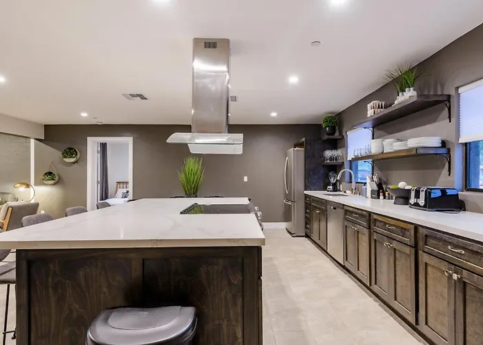 Closest Walk To Old Town, Entertainment District Scottsdale